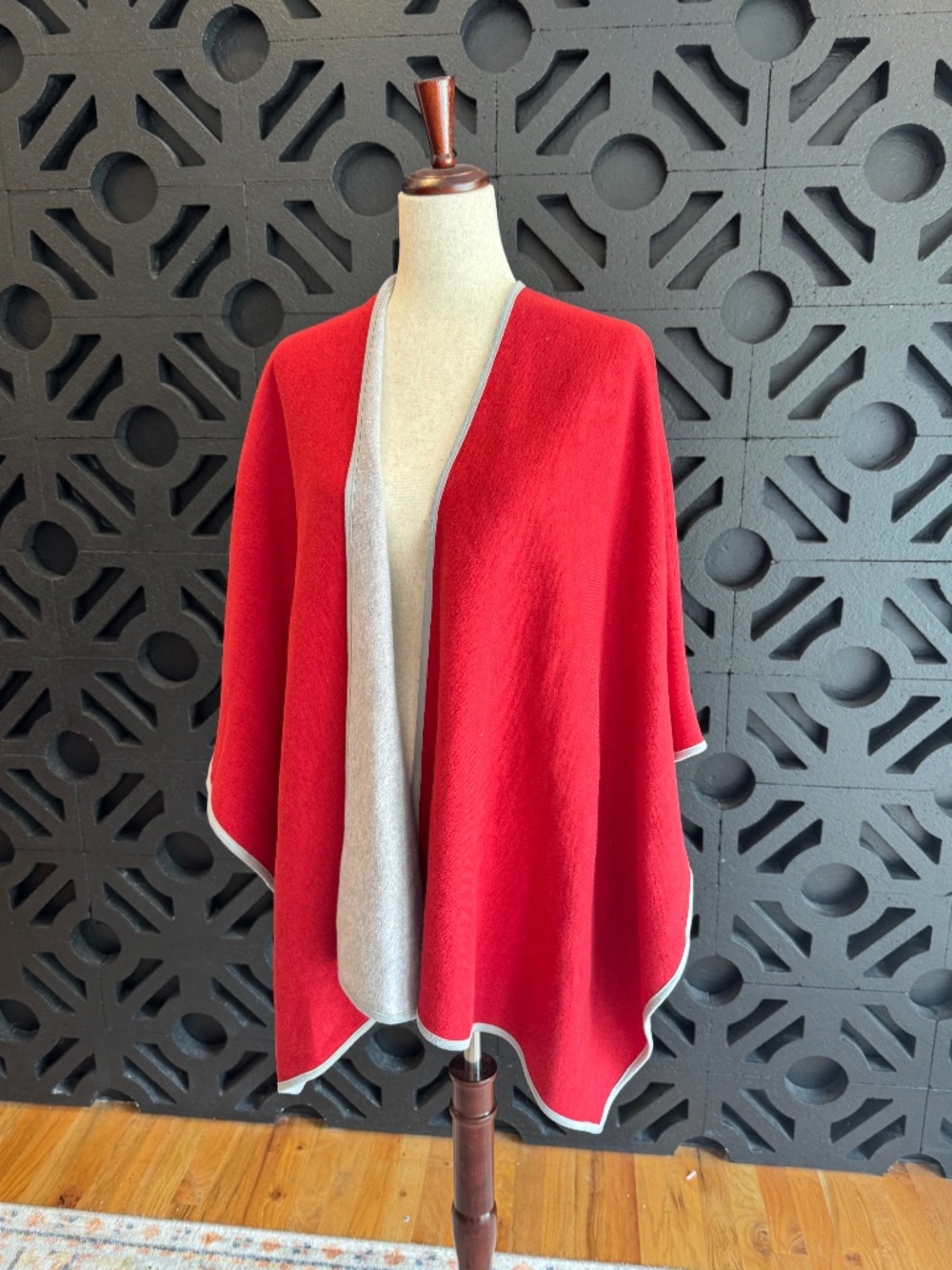 Tyler Böe | Red & Gray Colorblock Poncho Cape – NWT